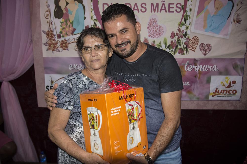 Dia das Mães é comemorado em grande festa para mães juncoenses