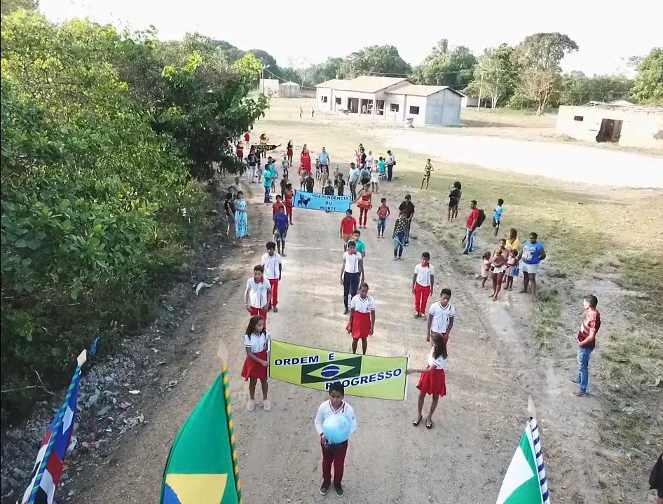 Desfile Cívico encanta moradores da Vila Paraense