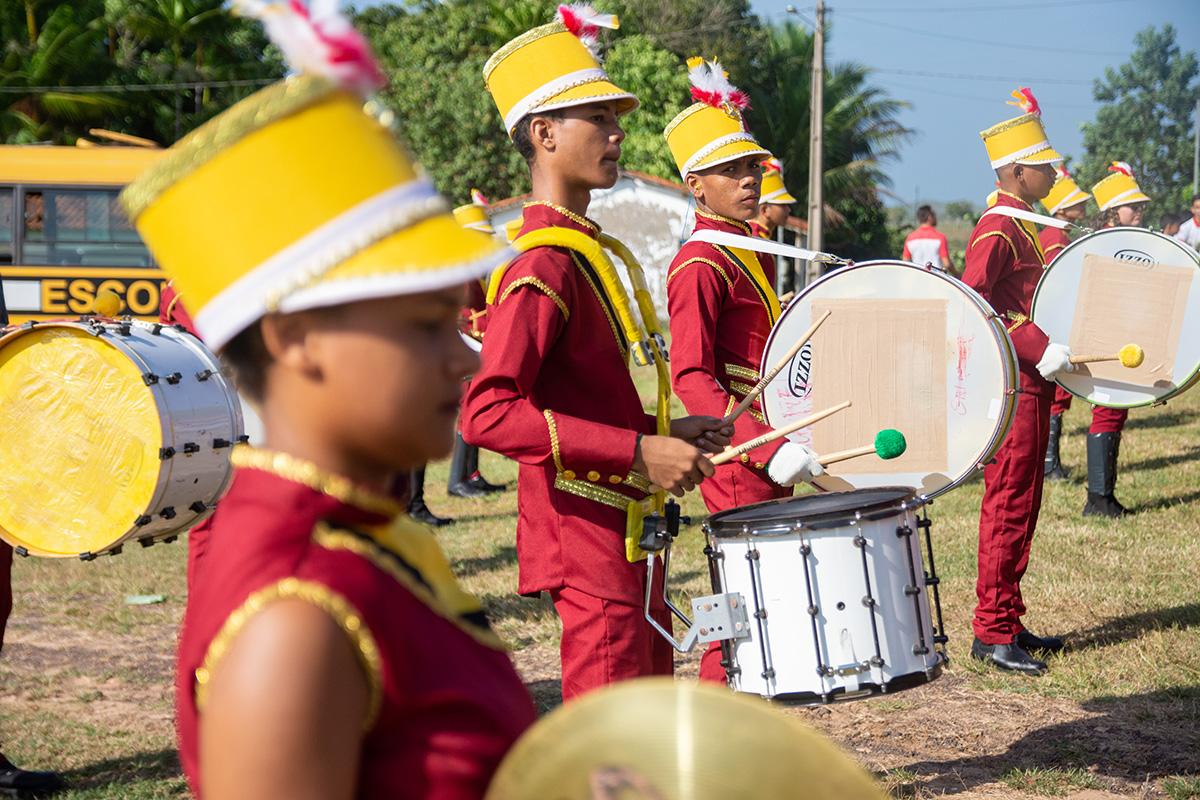 Pela primeira vez moradores da Vila Menandes prestigiaram um desfile cívico na comunidade