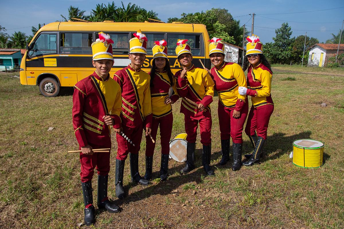 Pela primeira vez moradores da Vila Menandes prestigiaram um desfile cívico na comunidade