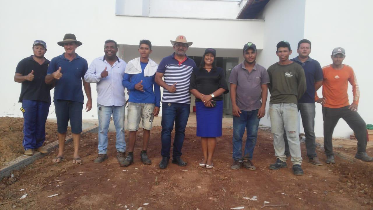 Tate do Ademar vistoria obras e pede agilidade