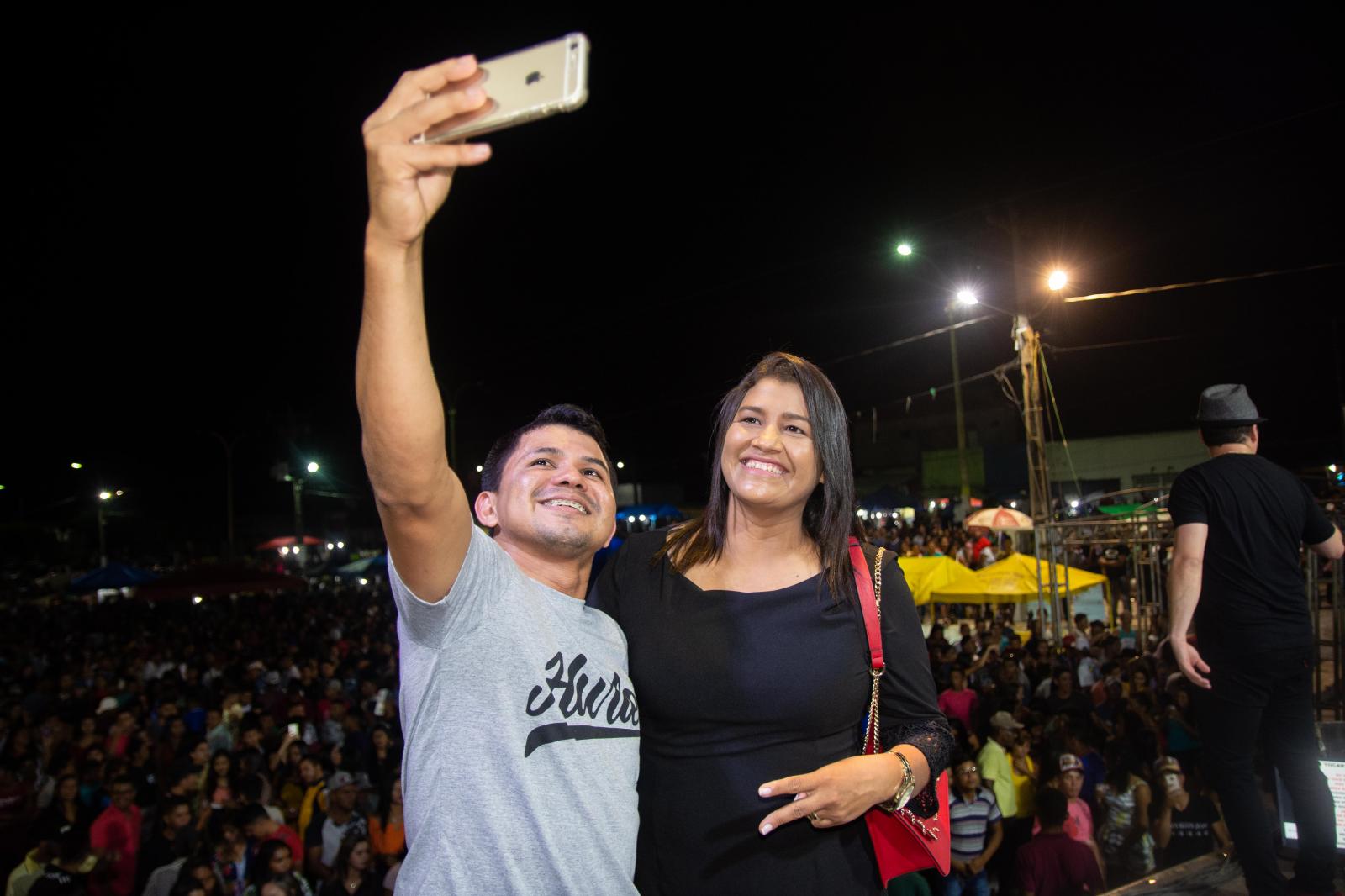 Tate do Ademar sente o carinho dos amapaenses durante show em comemoração ao aniversário da cidade