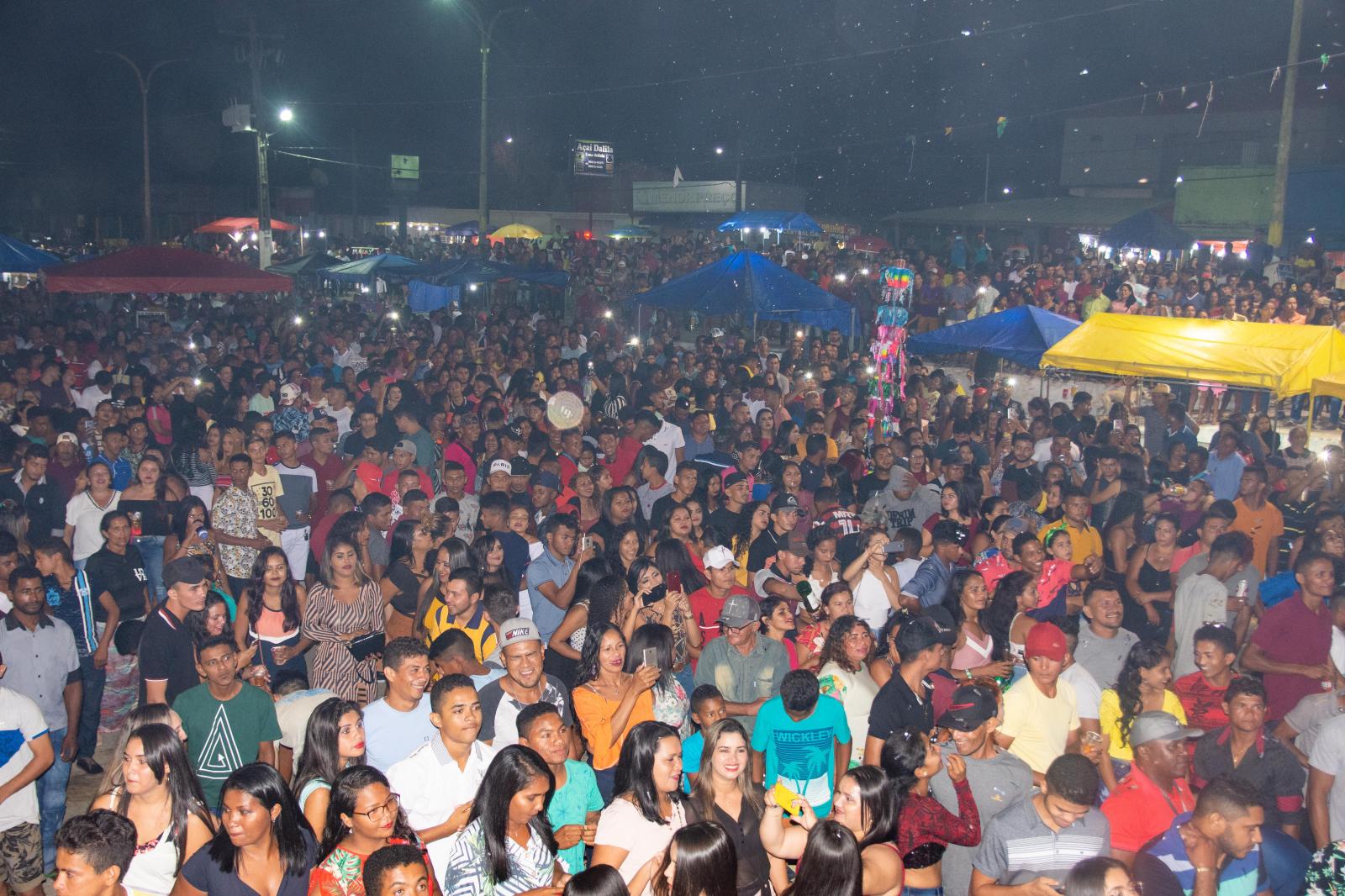 Tate do Ademar sente o carinho dos amapaenses durante show em comemoração ao aniversário da cidade