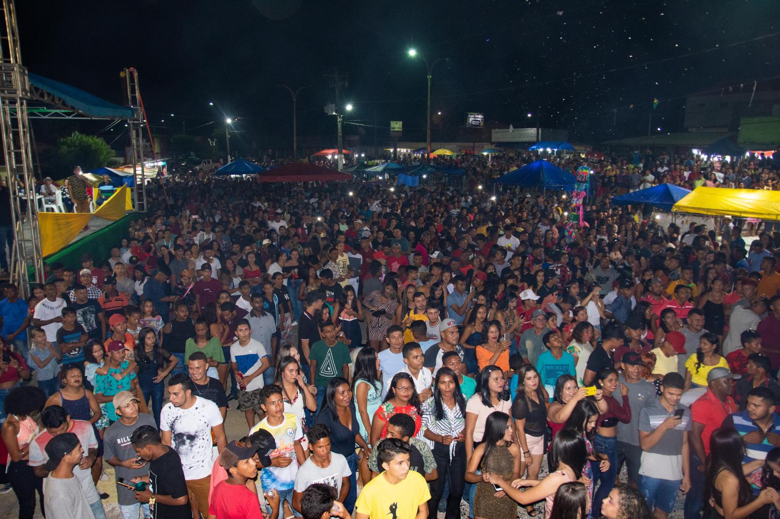 Tate do Ademar sente o carinho dos amapaenses durante show em comemoração ao aniversário da cidade