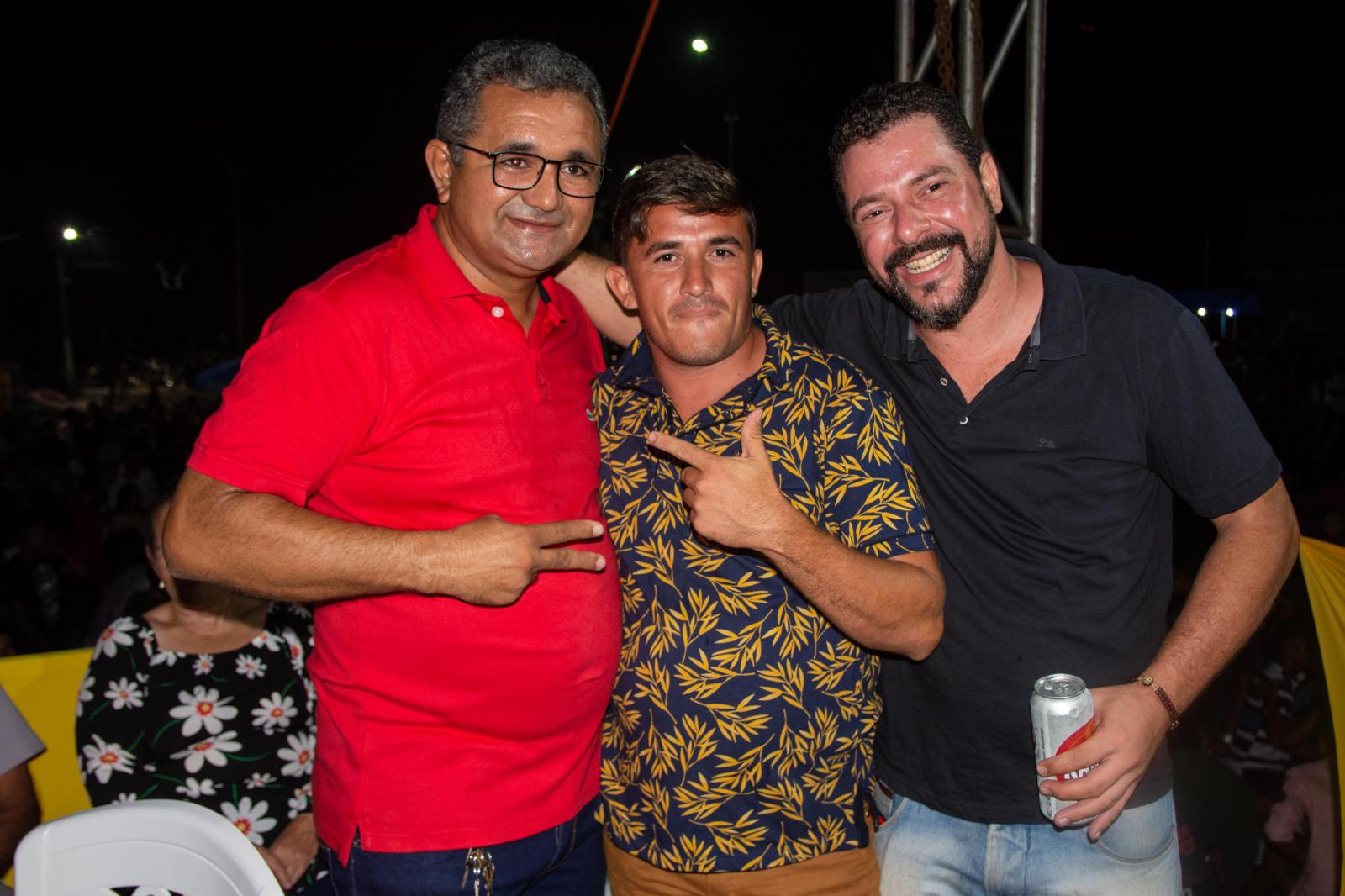 Tate do Ademar sente o carinho dos amapaenses durante show em comemoração ao aniversário da cidade