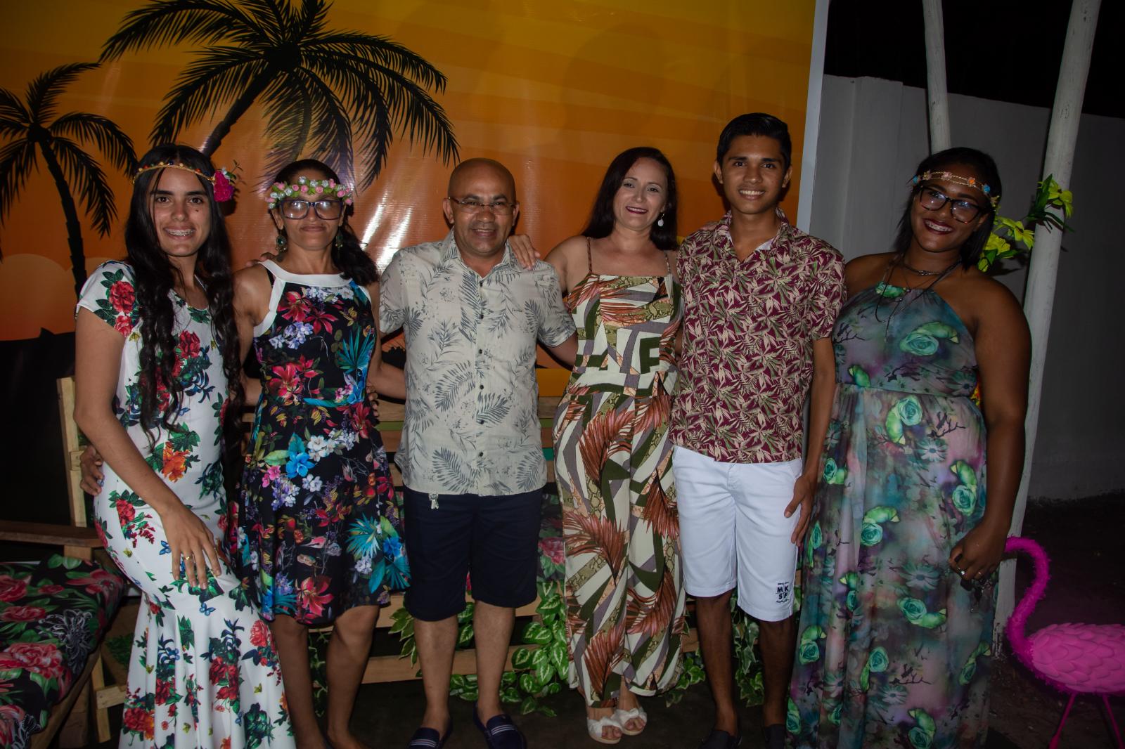 Com noite temática, professores Boa Vista do Gurupi são homenageados pela Prefeitura