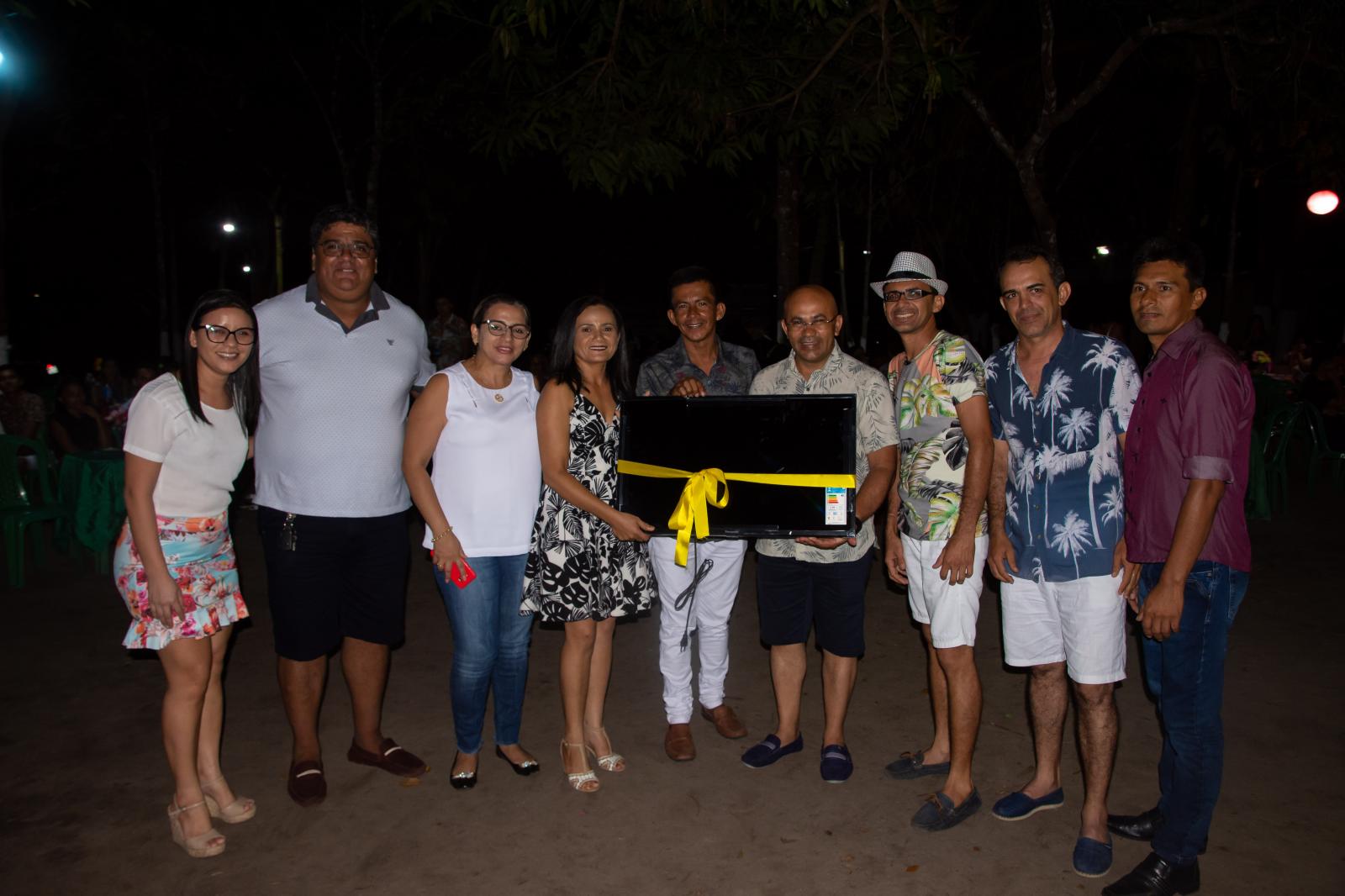 Com noite temática, professores Boa Vista do Gurupi são homenageados pela Prefeitura