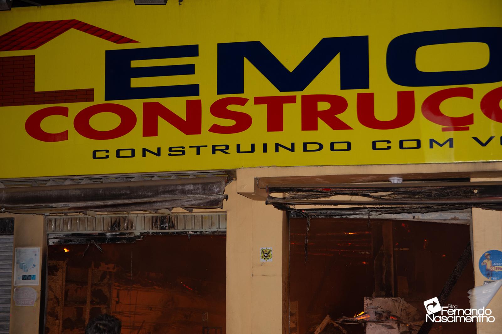 Fogo consome Lemos Construções