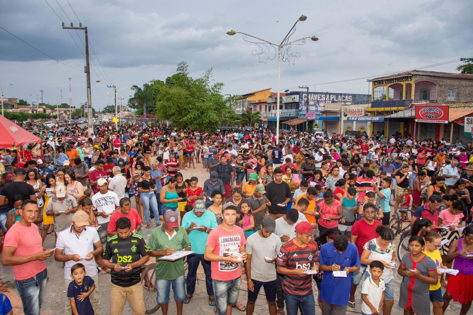 O Natal Premiado foi um sucesso e levou uma multidão para a Praça do Povão