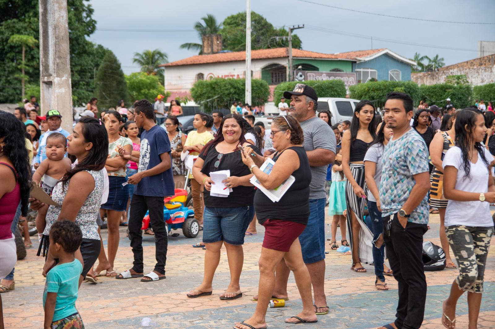 O Natal Premiado foi um sucesso e levou uma multidão para a Praça do Povão