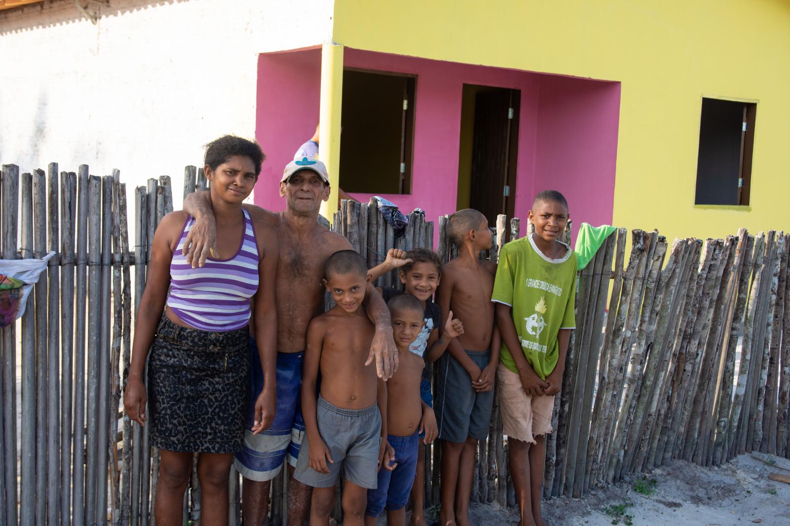 Prefeito de Boa Vista do Gurupi presenteou boa-vistense com uma casa no Povoado Colônia Militar