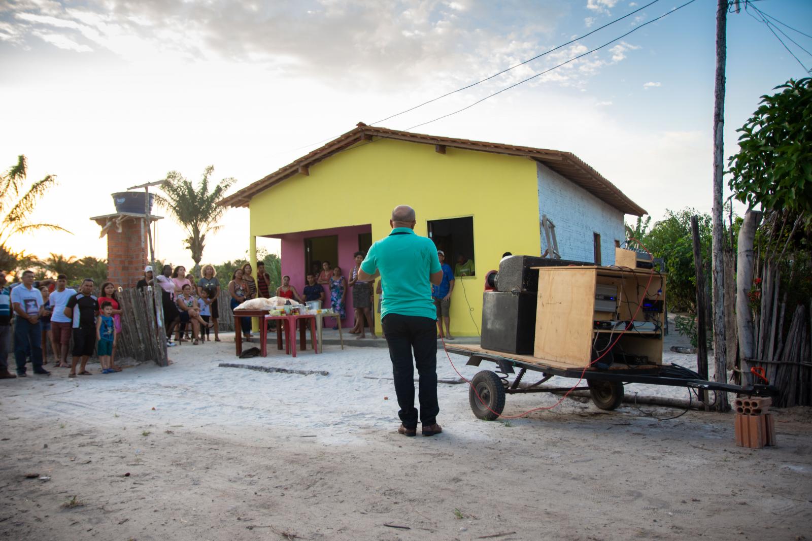 Prefeito de Boa Vista do Gurupi presenteou boa-vistense com uma casa no Povoado Colônia Militar