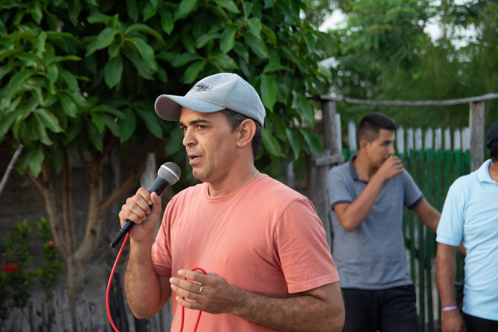 Prefeito de Boa Vista do Gurupi presenteou boa-vistense com uma casa no Povoado Colônia Militar