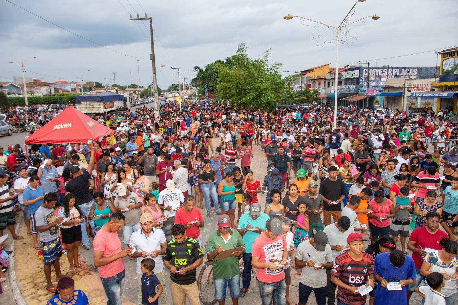 O Natal Premiado foi um sucesso e levou uma multidão para a Praça do Povão