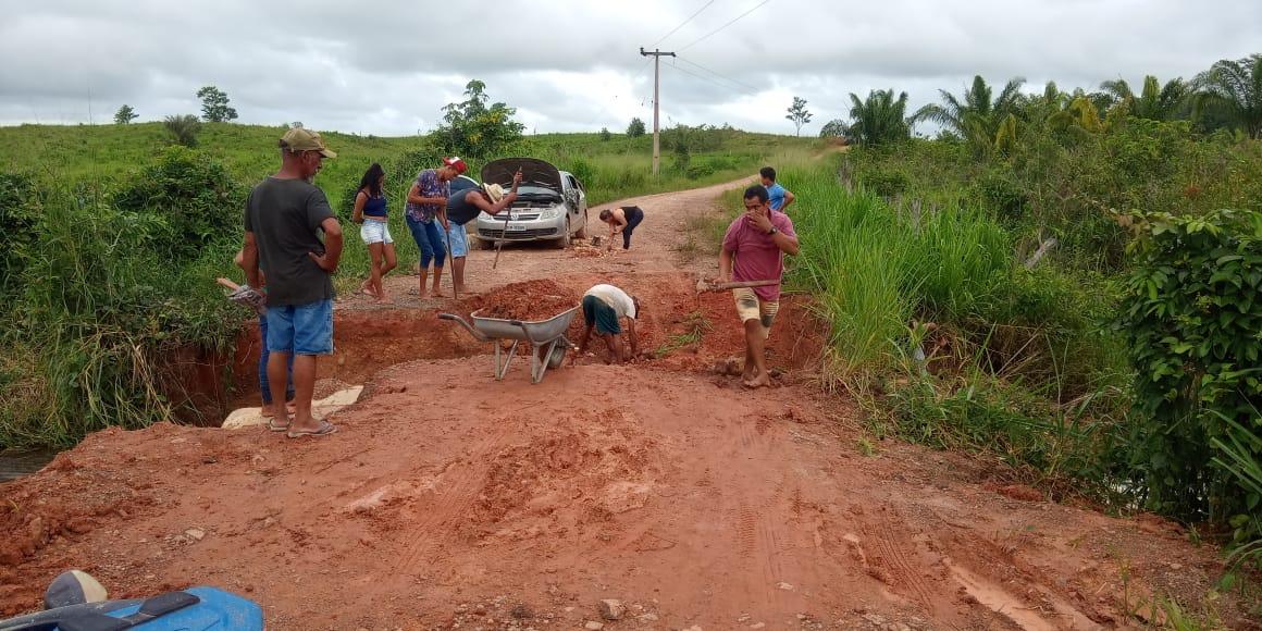 Prefeitura não fez, o povo faz