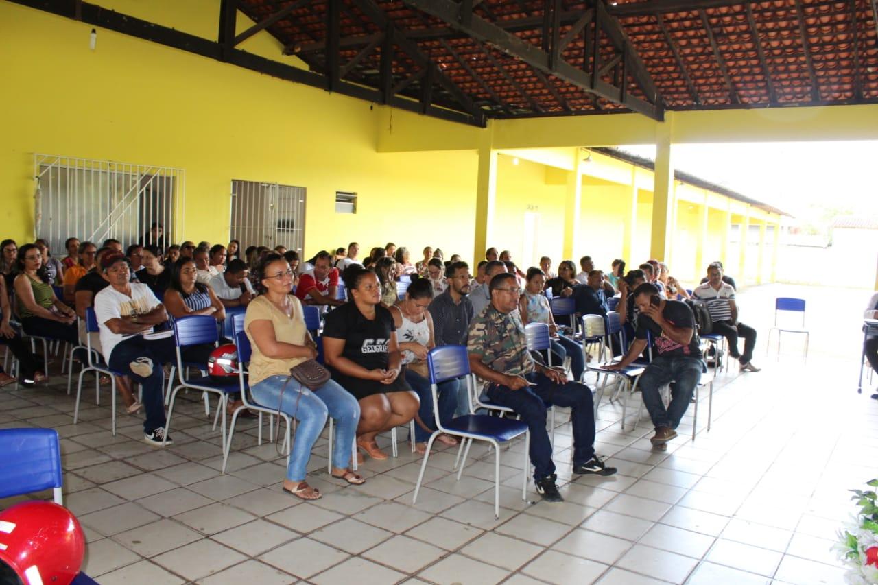 Chico Velho surpreende professores e ao invés de 12,84% anunciou 21% de reajuste