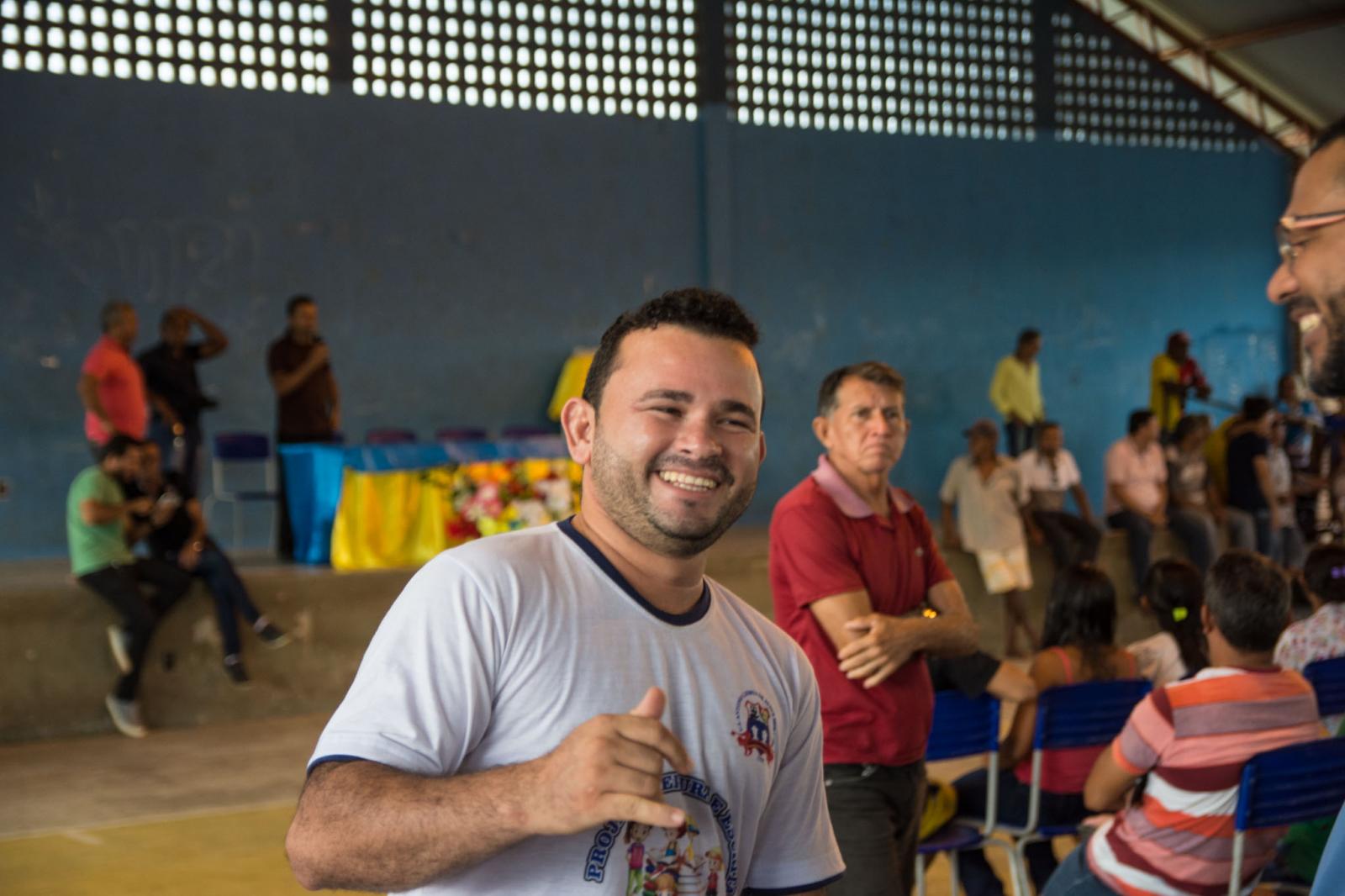 Chico Velho anuncia construção do estádio e campeonato municipal de futebol