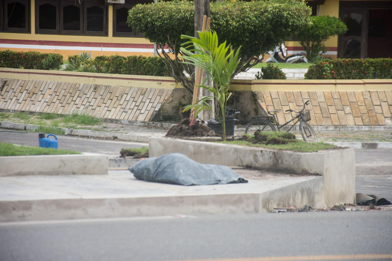 Praça adiantada e falta pouco para ser inaugurada