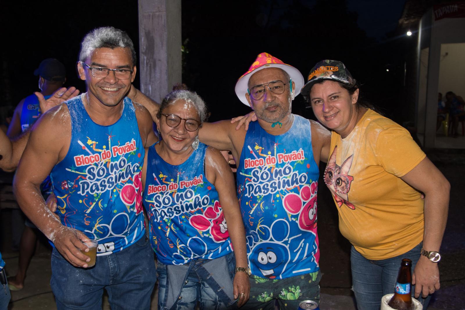 Bloco Só no Passinho manteve tradição e ‘arrastou’ o povão no primeiro dia de carnaval