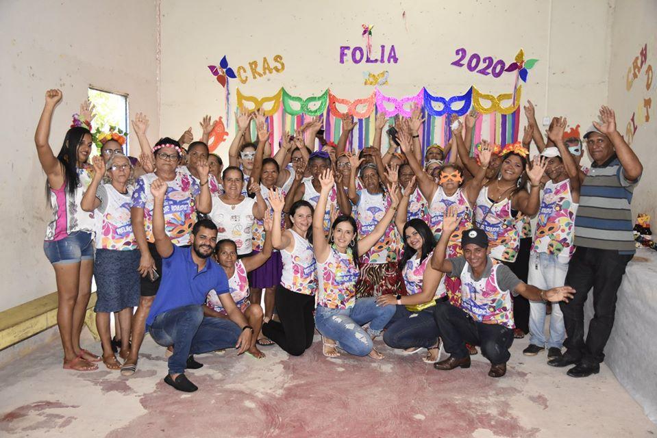 Carnaval da Melhor Idade é sinônimo de entusiasmo para os idosos juncoenses