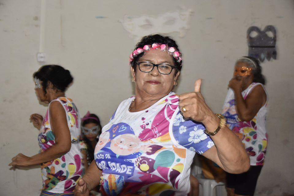 Carnaval da Melhor Idade é sinônimo de entusiasmo para os idosos juncoenses