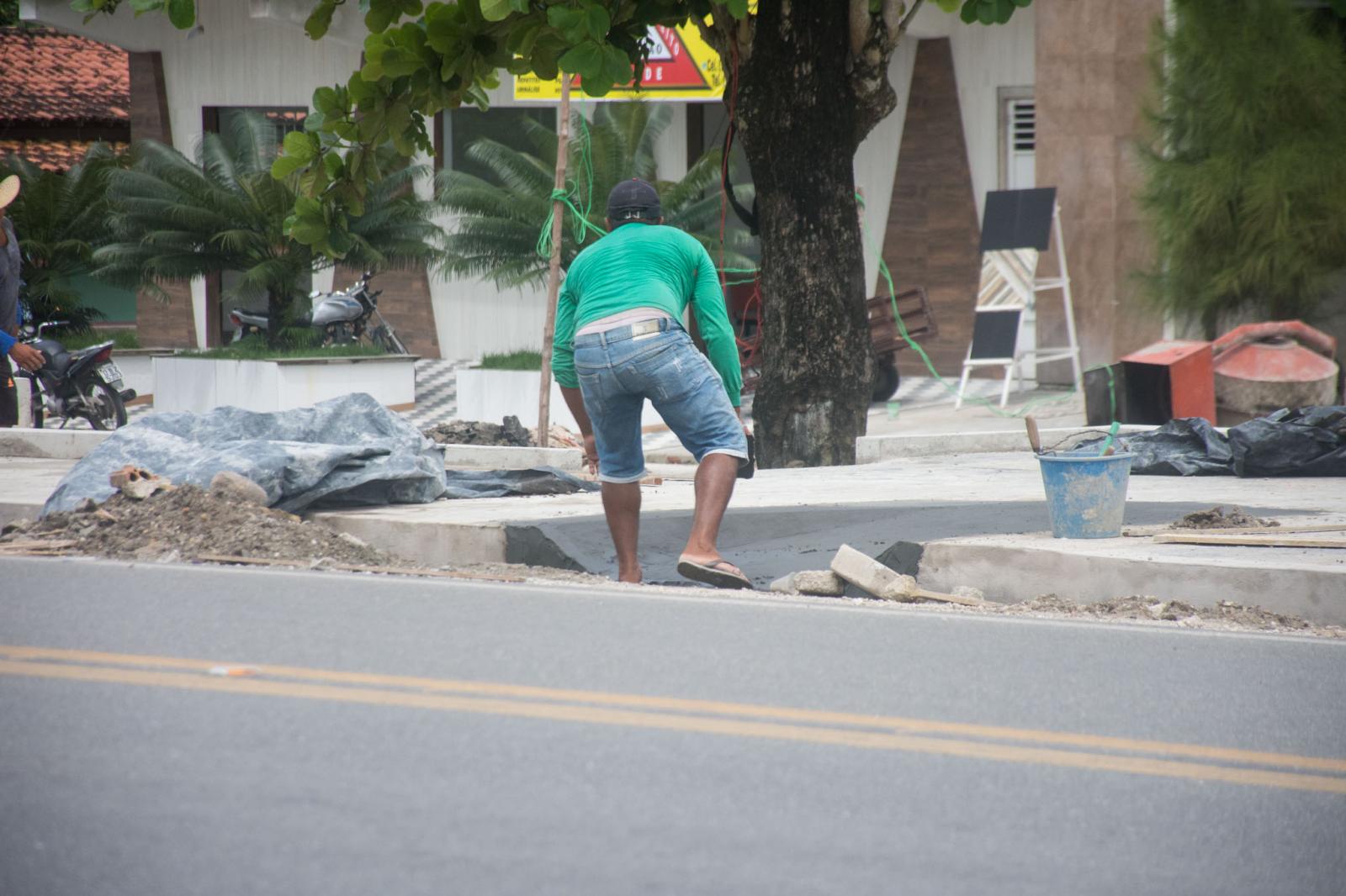 Praça adiantada e falta pouco para ser inaugurada