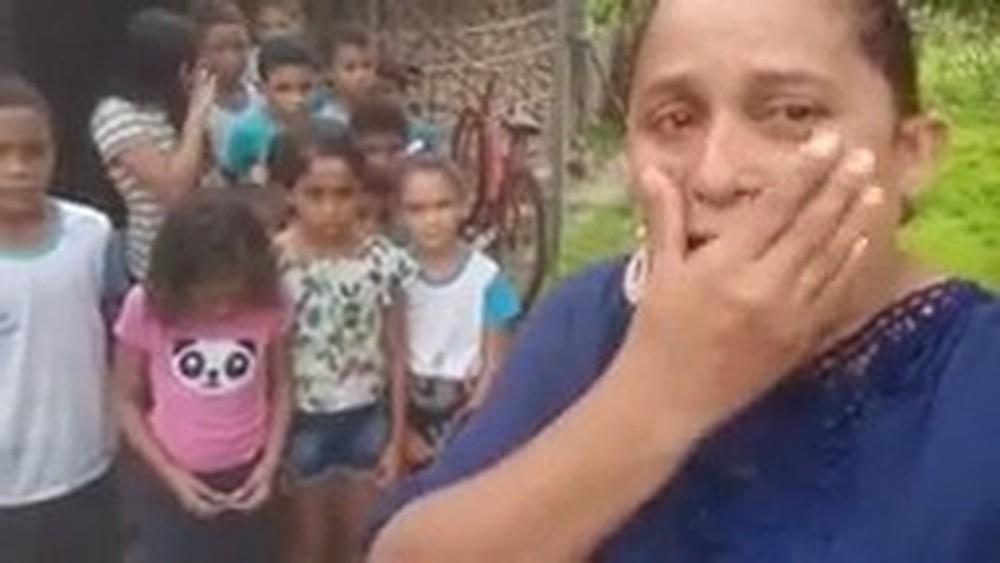 Chorando, professora pede educação digna para alunos no MA: 