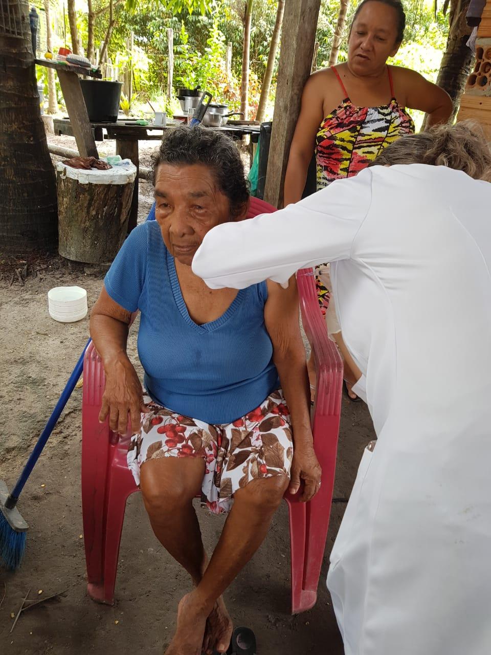 Atendimento em casa garante vacinação de idosos contra H1N1 em Boa Vista do Gurupi