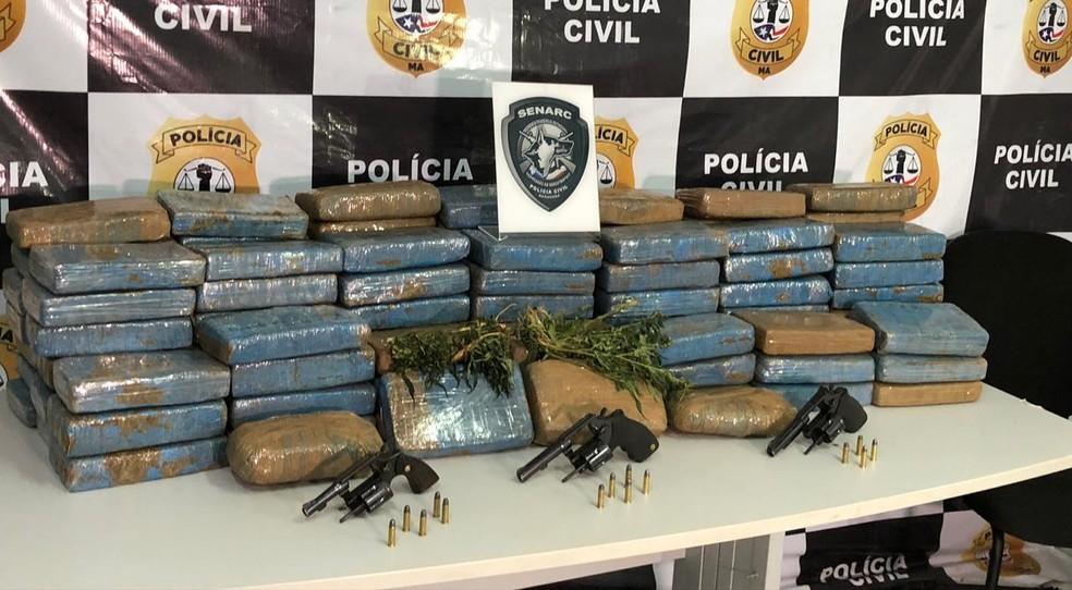 Polícia apreende armas e 120 kg de maconha em Vitória do Mearim, no MA