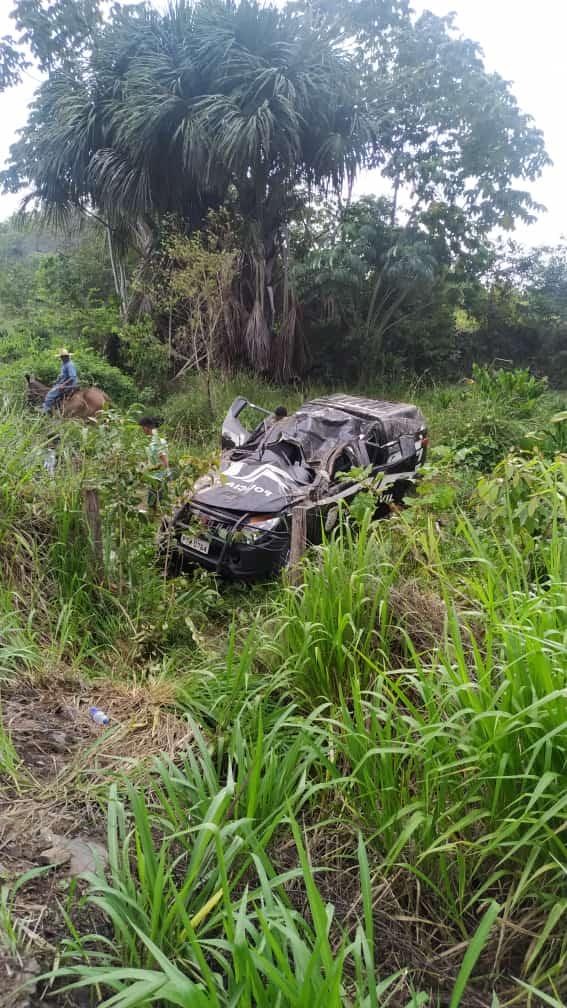 Viatura da Polícia Civil capota e deixa uma pessoa morta na BR-316, no Maranhão