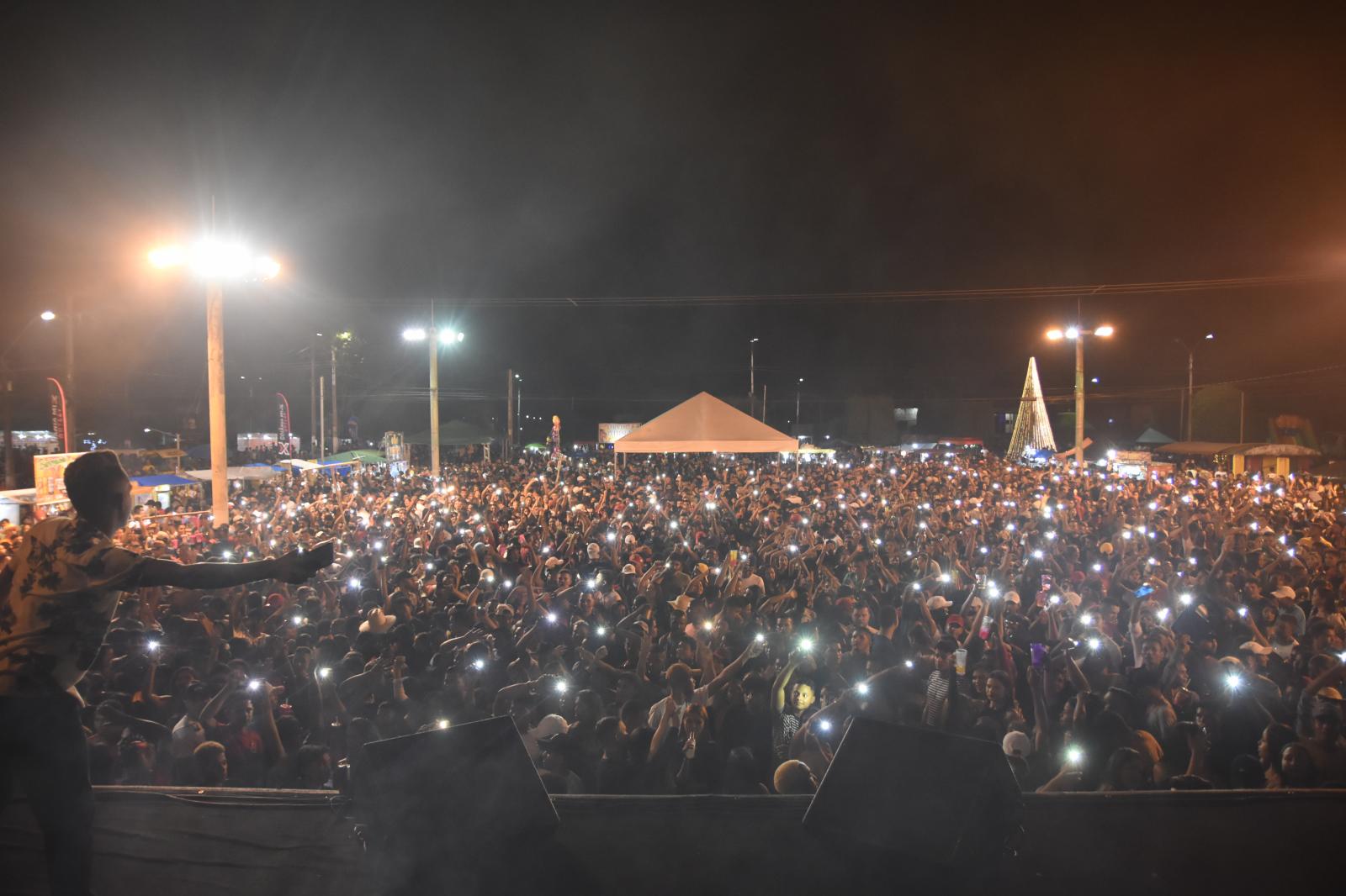 Josimar da Serraria comemora vitória com Praça da Culta completamente lotada