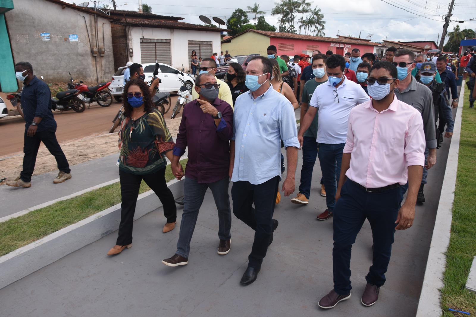 Prefeito de Presidente Médici prestigiou inauguração da Praça da Família em Governador Nunes Freire