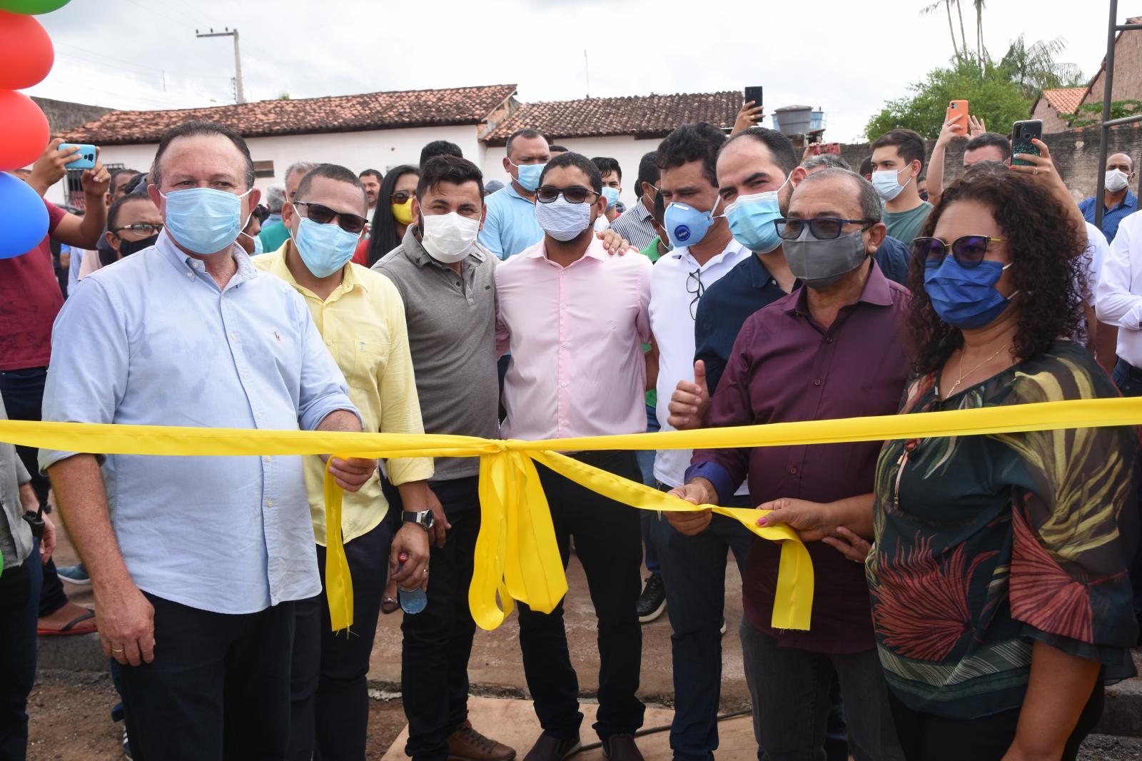 Prefeito de Presidente Médici prestigiou inauguração da Praça da Família em Governador Nunes Freire