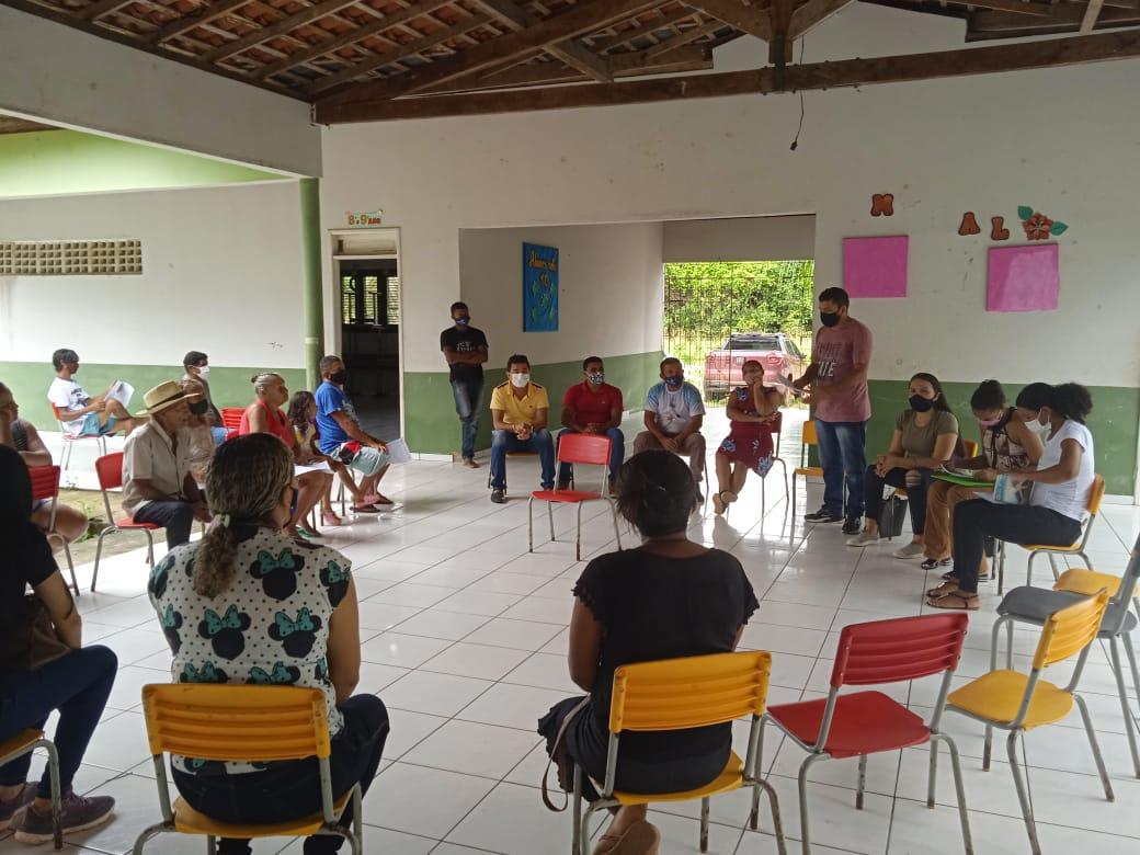 Povoado Bananal recebe equipe da SEMED para a criação do Conselho Escolar