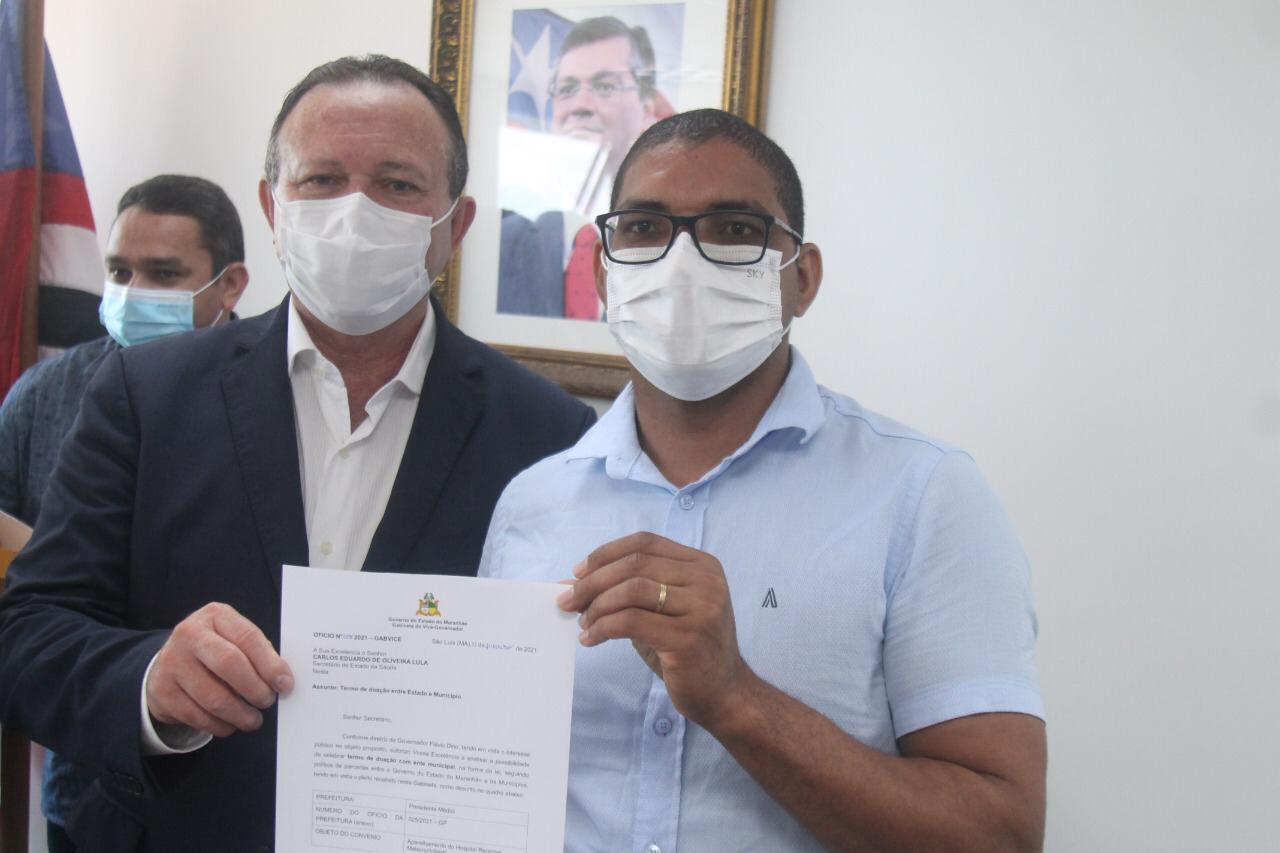 Prefeito Dr. Caçula Coelho sai de audiência com Carlos Brandão com convênio para Presidente Médici