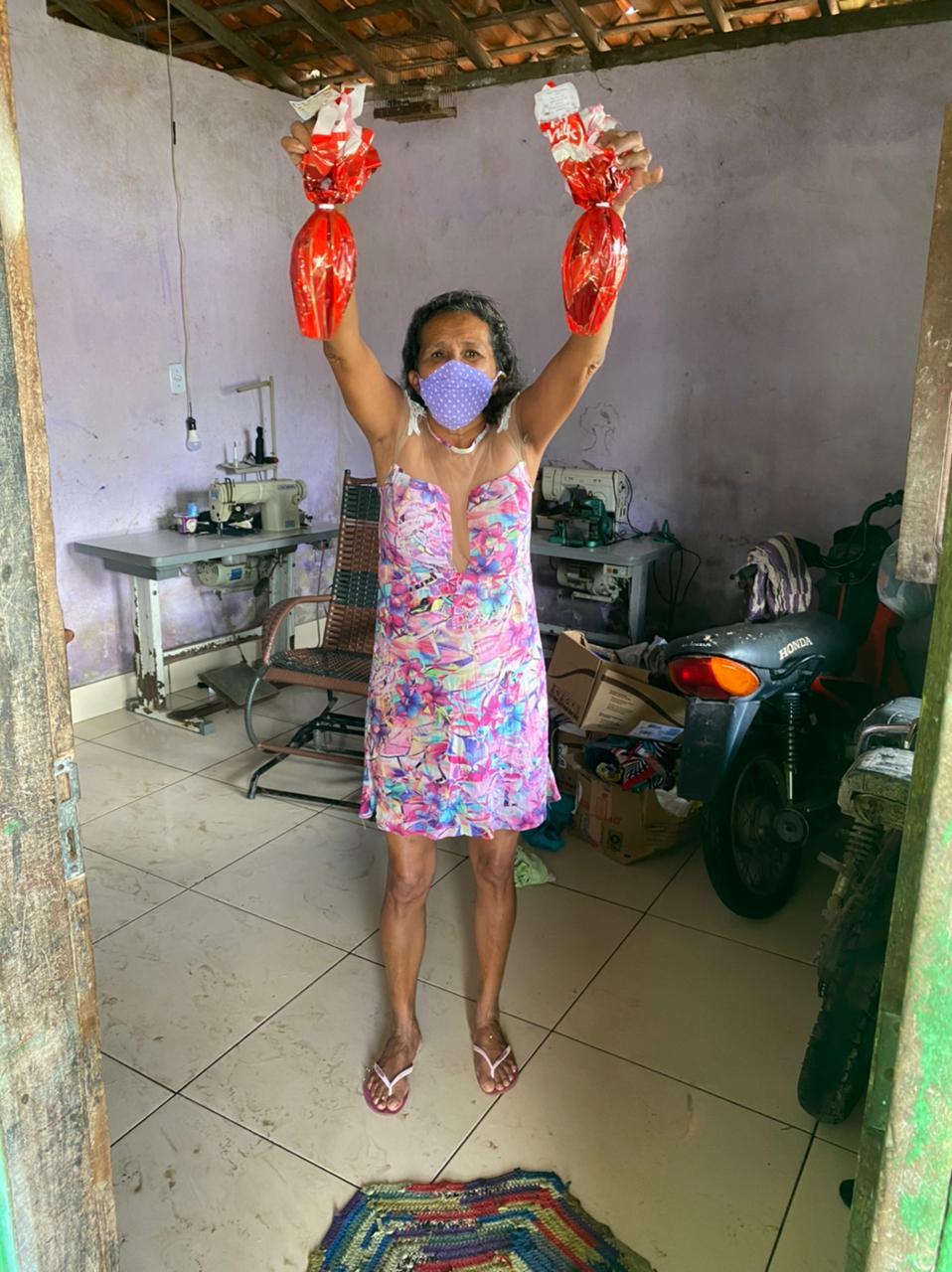 Ovos de Páscoa, peixe e cestas básicas foram distribuídos às famílias medicenses durante esta Semana Santa