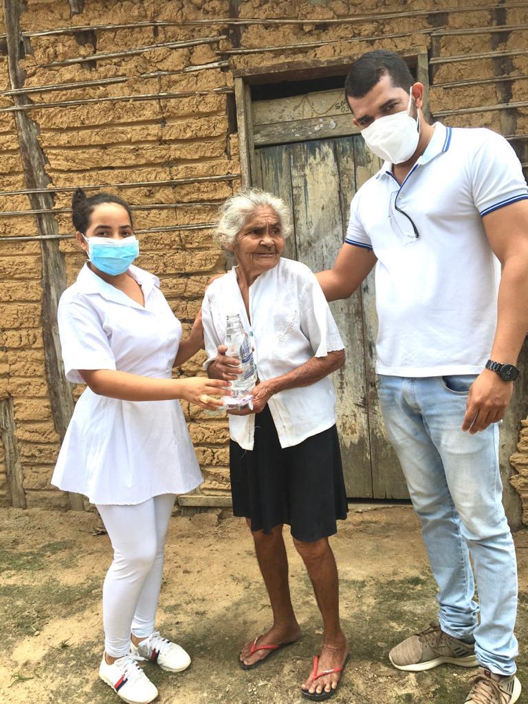 Prefeitura de Junco do Maranhão distribui kit de proteção contra a Covid-19 a moradores do Povoado Vilela