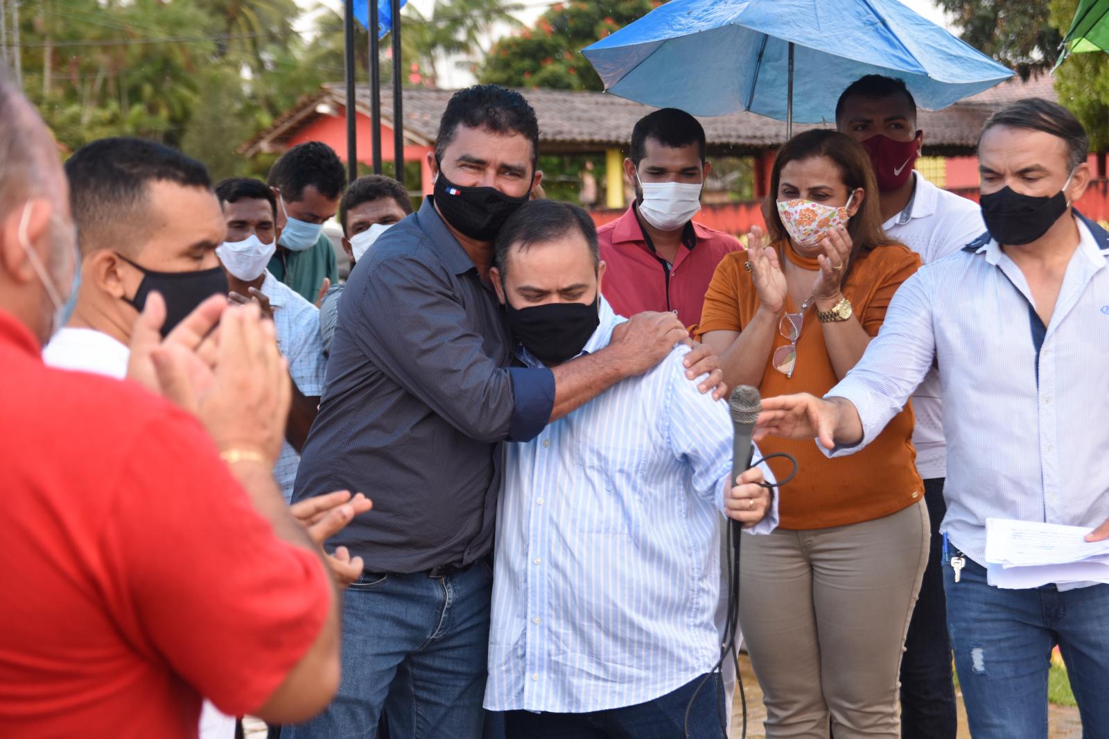 Antonio Filho inaugura a primeira praça pública de Sodrelândia