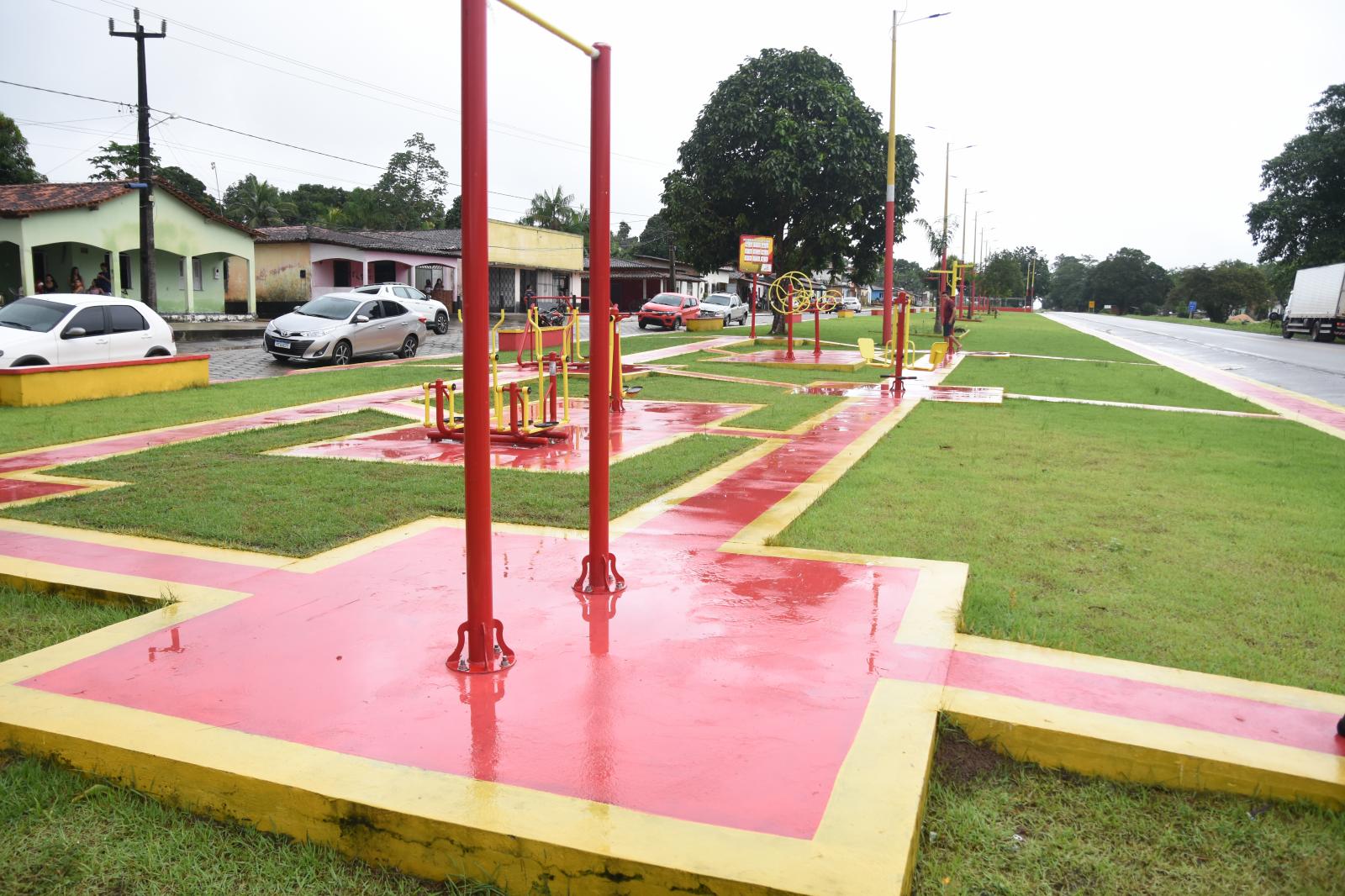 Antonio Filho inaugura a primeira praça pública de Sodrelândia