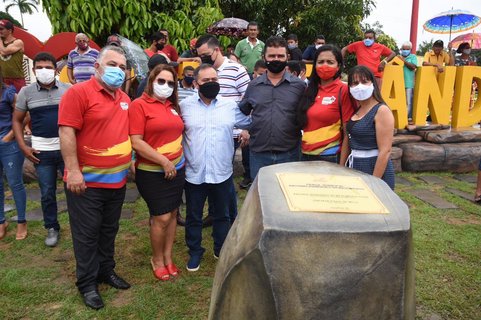 Antonio Filho inaugura a primeira praça pública de Sodrelândia