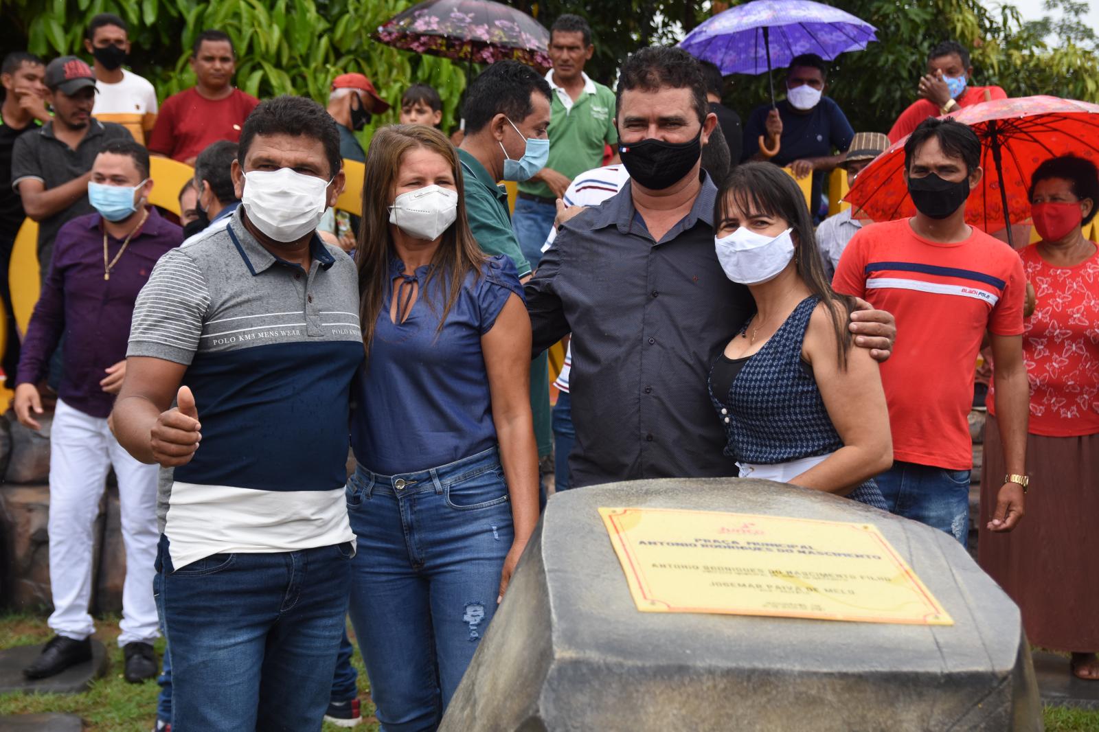 Antonio Filho inaugura a primeira praça pública de Sodrelândia