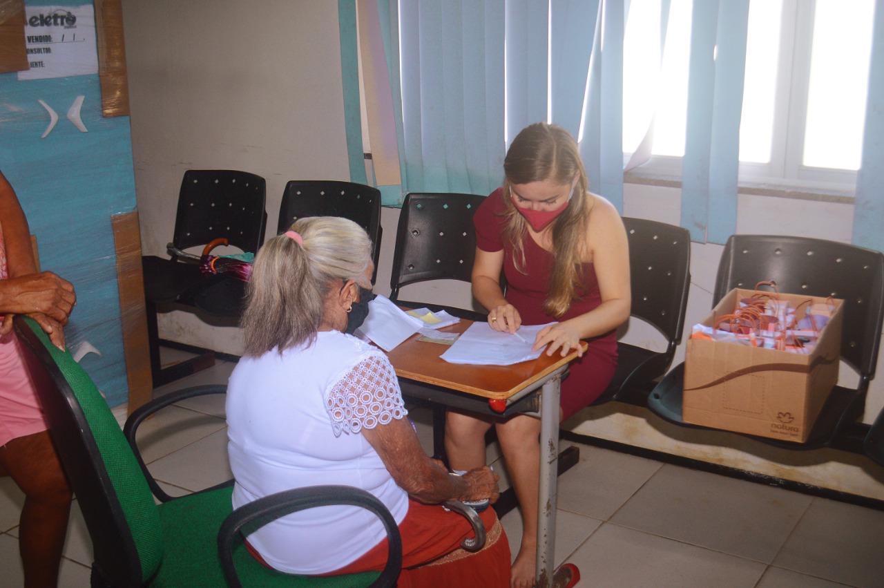 Prefeitura de Presidente Médici realiza entrega dos prêmios das mães sorteadas na live