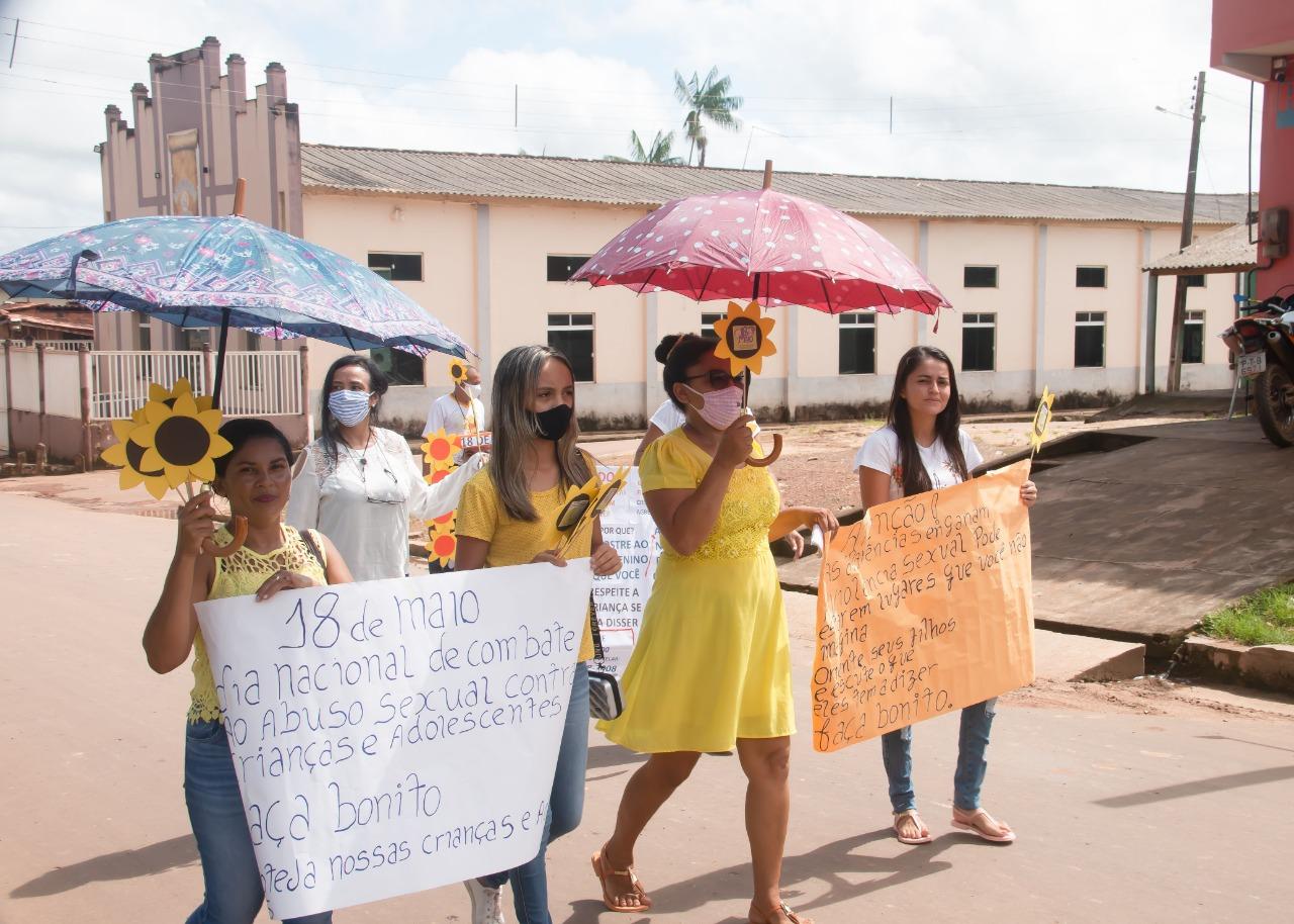 SEMAS de Centro Novo promove caminhada alusiva ao Dia de Combate ao Abuso e Exploração Sexual de Crianças e Adolescentes