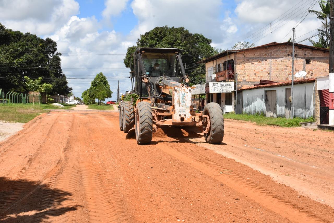 Prefeitura de Centro Novo recupera ruas e avenidas