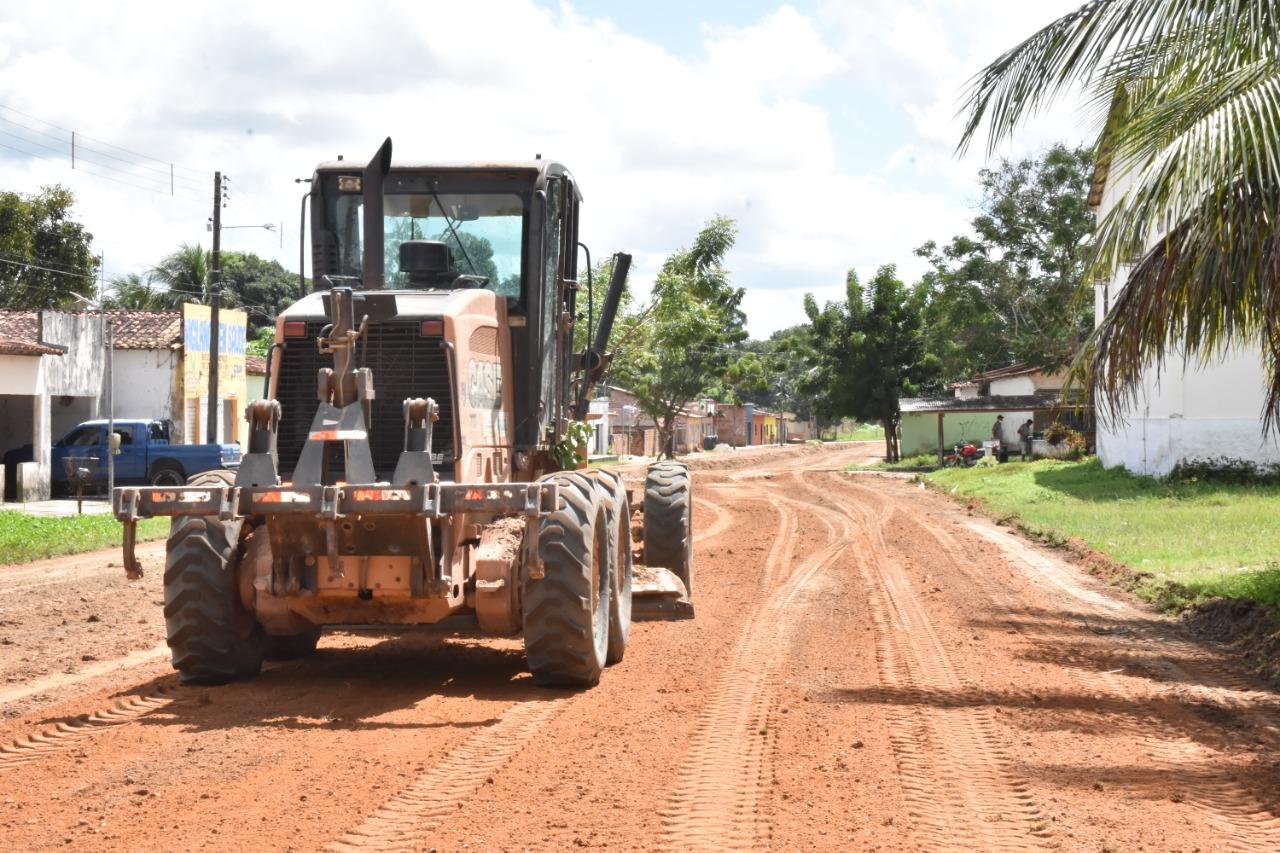 Prefeitura de Centro Novo recupera ruas e avenidas