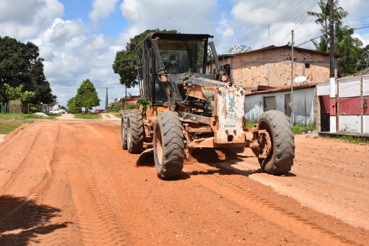 Prefeitura de Centro Novo recupera ruas e avenidas