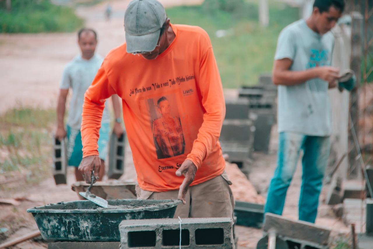 Centro Novo do Maranhão: Após 4 anos de uma gestão sem compromisso, muro de Cemitério começa a ser construído em menos de 6 meses de um novo governo