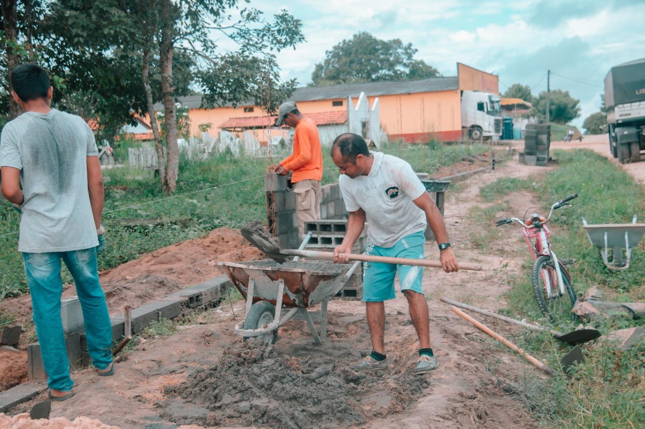 Centro Novo do Maranhão: Após 4 anos de uma gestão sem compromisso, muro de Cemitério começa a ser construído em menos de 6 meses de um novo governo