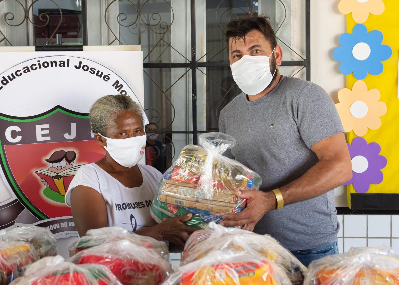 Merenda escolar começa a ser distribuída aos alunos de Centro Novo do Maranhão