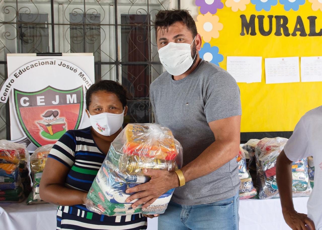 Merenda escolar começa a ser distribuída aos alunos de Centro Novo do Maranhão